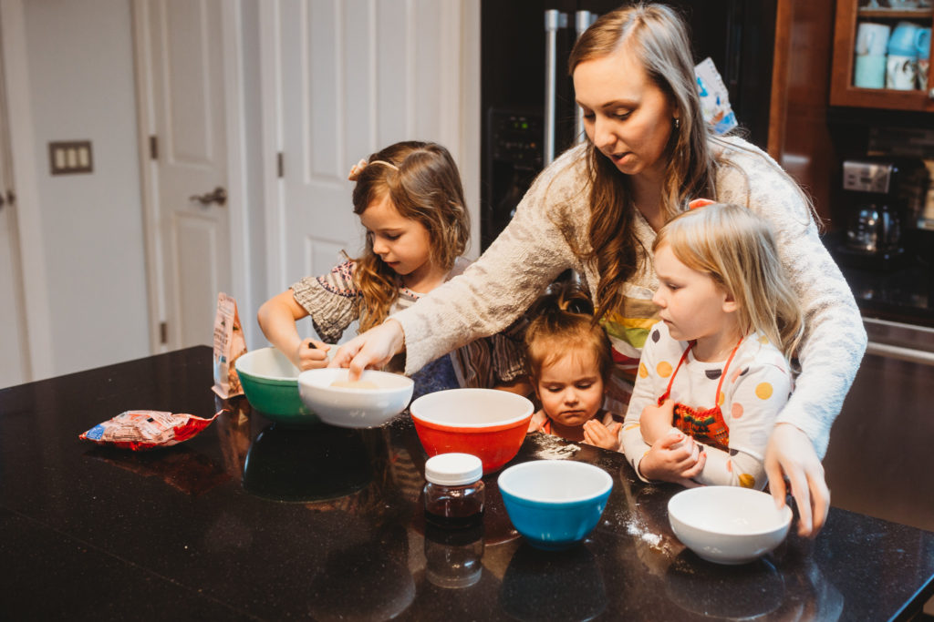 mom homemaking and cooking with kids 